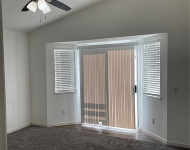 1005 Lilac Street - Photo Thumbnail 5
