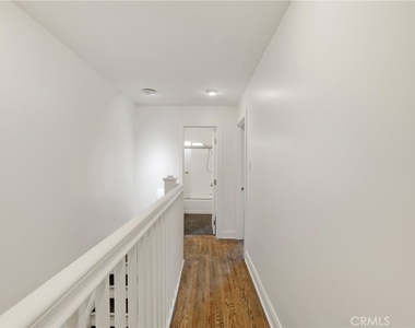5152 Romaine Street - Photo Thumbnail 9