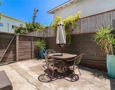 5152 Romaine Street - Photo Thumbnail 20