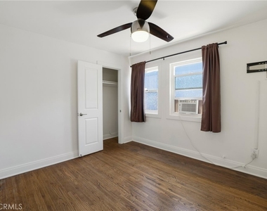 5152 Romaine Street - Photo Thumbnail 10
