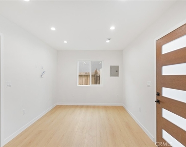 22609 1/2 Mariano Street - Photo Thumbnail 8
