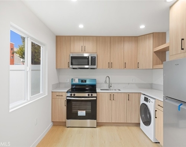 22609 1/2 Mariano Street - Photo Thumbnail 4