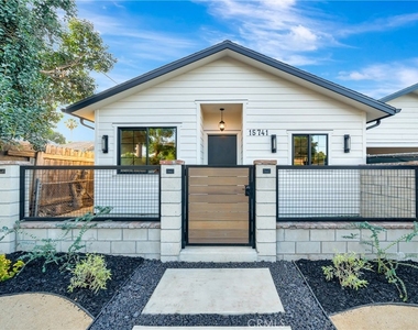 15741 Valerio St - Photo Thumbnail 26
