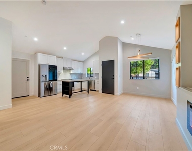 15741 Valerio St - Photo Thumbnail 2