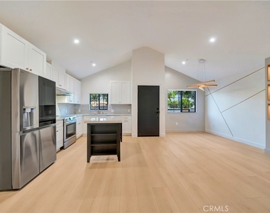 15741 Valerio St - Photo Thumbnail 5