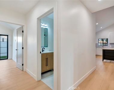 15741 Valerio St - Photo Thumbnail 11