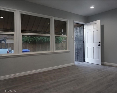 137 W Olive Street - Photo Thumbnail 7