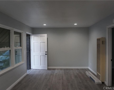137 W Olive Street - Photo Thumbnail 13