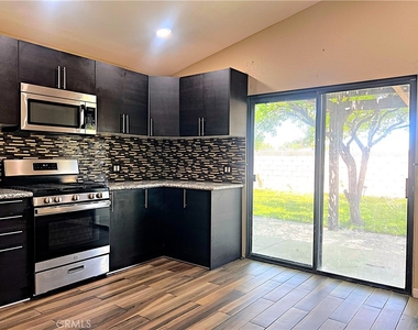 43401 Alep Avenue - Photo Thumbnail 15