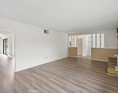 11803 Gerald Avenue - Photo Thumbnail 4