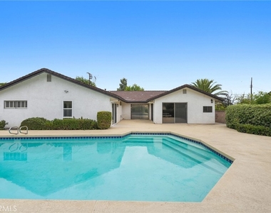 11803 Gerald Avenue - Photo Thumbnail 26