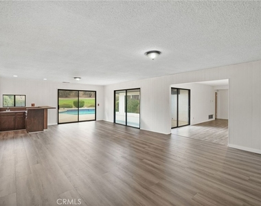 11803 Gerald Avenue - Photo Thumbnail 5