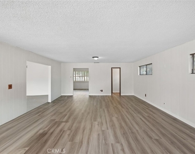 11803 Gerald Avenue - Photo Thumbnail 6