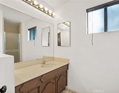 11803 Gerald Avenue - Photo Thumbnail 22