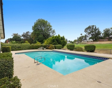 11803 Gerald Avenue - Photo Thumbnail 27