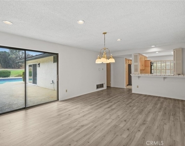 11803 Gerald Avenue - Photo Thumbnail 9