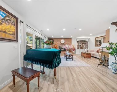 195 Knoll - Photo Thumbnail 17