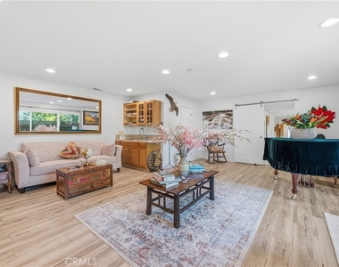 195 Knoll - Photo Thumbnail 15