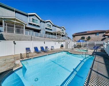 21901 Moneta Avenue - Photo Thumbnail 2