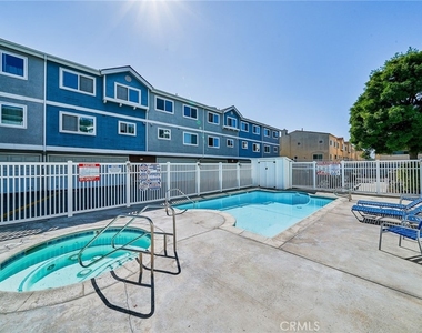 21901 Moneta Avenue - Photo Thumbnail 3