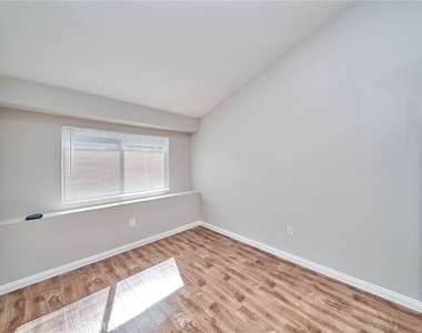 21901 Moneta Avenue - Photo Thumbnail 26