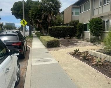 1728 Westcliff Drive - Photo Thumbnail 12