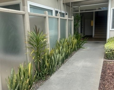 1728 Westcliff Drive - Photo Thumbnail 7