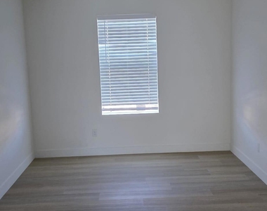 30163 Spineflower St - Photo Thumbnail 18