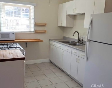 529 Walnut Avenue - Photo Thumbnail 3