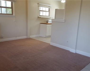 529 Walnut Avenue - Photo Thumbnail 2
