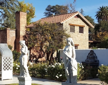 529 Walnut Avenue - Photo Thumbnail 9