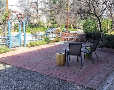 529 Walnut Avenue - Photo Thumbnail 7
