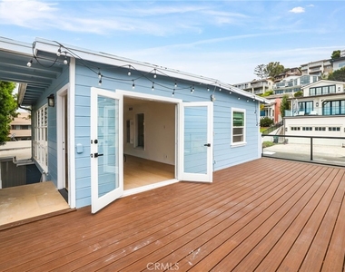 297 Wave Street - Photo Thumbnail 1