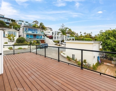 297 Wave Street - Photo Thumbnail 13