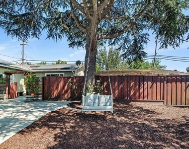 2130 Tampa Way - Photo Thumbnail 1