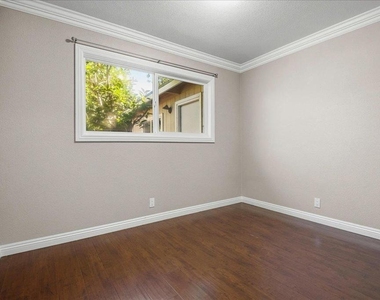2130 Tampa Way - Photo Thumbnail 12
