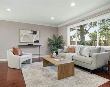 2130 Tampa Way - Photo Thumbnail 2