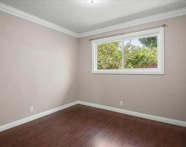 2130 Tampa Way - Photo Thumbnail 11