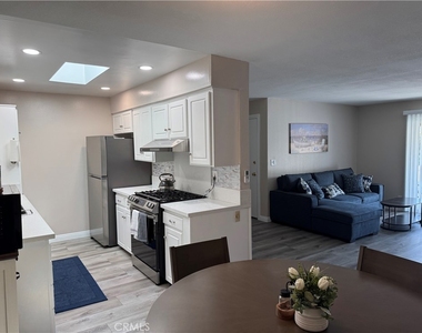 11138 Aqua Vista - Photo Thumbnail 5