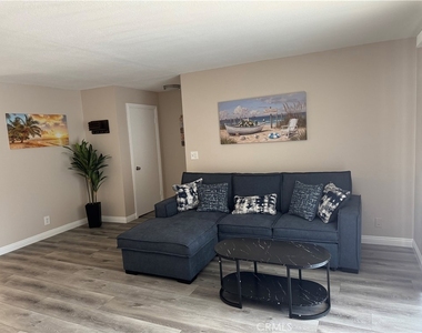 11138 Aqua Vista - Photo Thumbnail 4