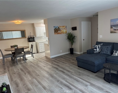 11138 Aqua Vista - Photo Thumbnail 3