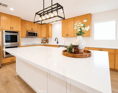 1404 Highridge Street - Photo Thumbnail 16