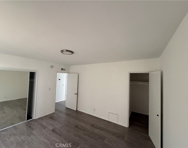423 S Le Doux Rd - Photo Thumbnail 11