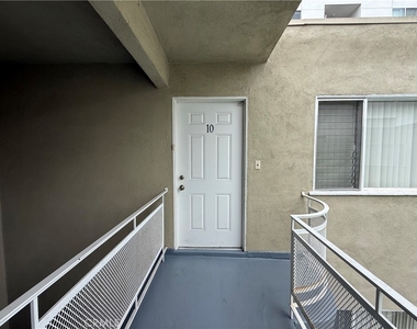 423 S Le Doux Rd - Photo Thumbnail 3