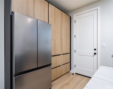 798 N Amelia Avenue - Photo Thumbnail 8