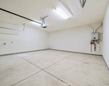 798 N Amelia Avenue - Photo Thumbnail 23