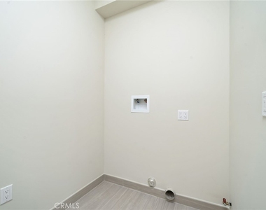 798 N Amelia Avenue - Photo Thumbnail 22