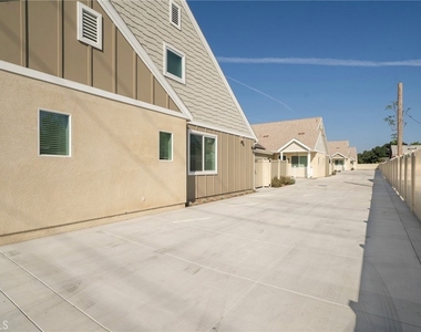 798 N Amelia Avenue - Photo Thumbnail 29