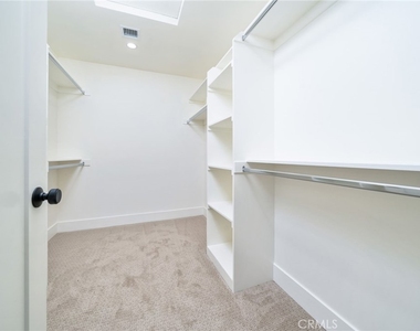 798 N Amelia Avenue - Photo Thumbnail 21