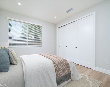 798 N Amelia Avenue - Photo Thumbnail 14